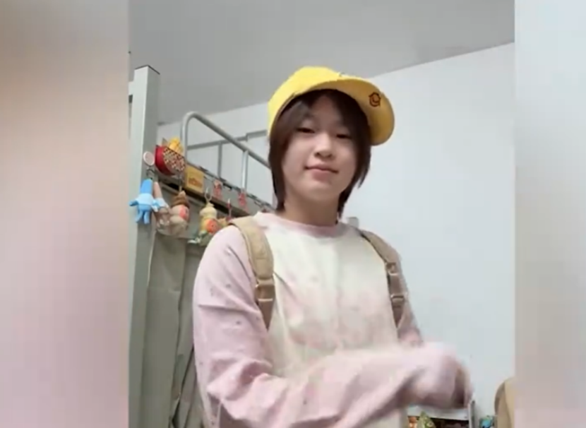 展示自己可, nUQNe, src