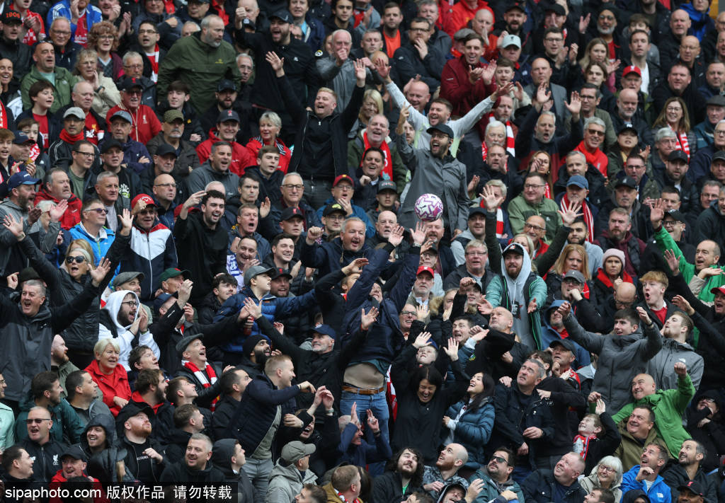 两队在上赛, 以待, 发的球员包