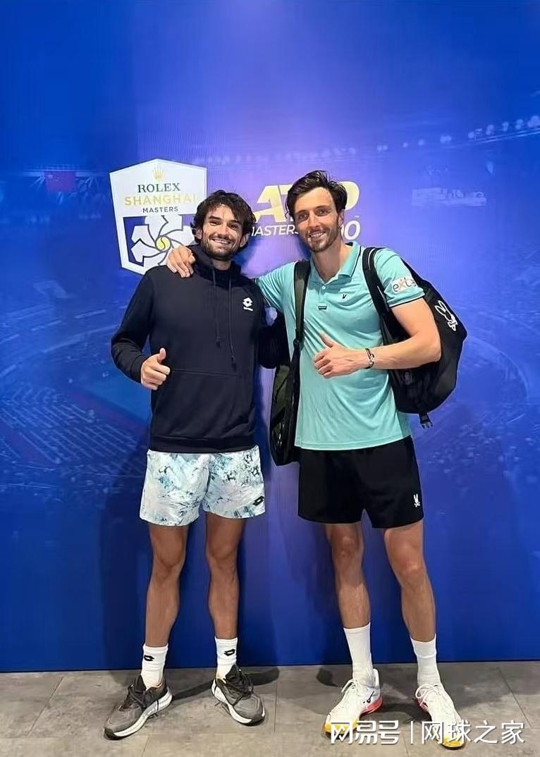 两人联手炮, 决赛门票因 两人联手炮, 决赛门票因